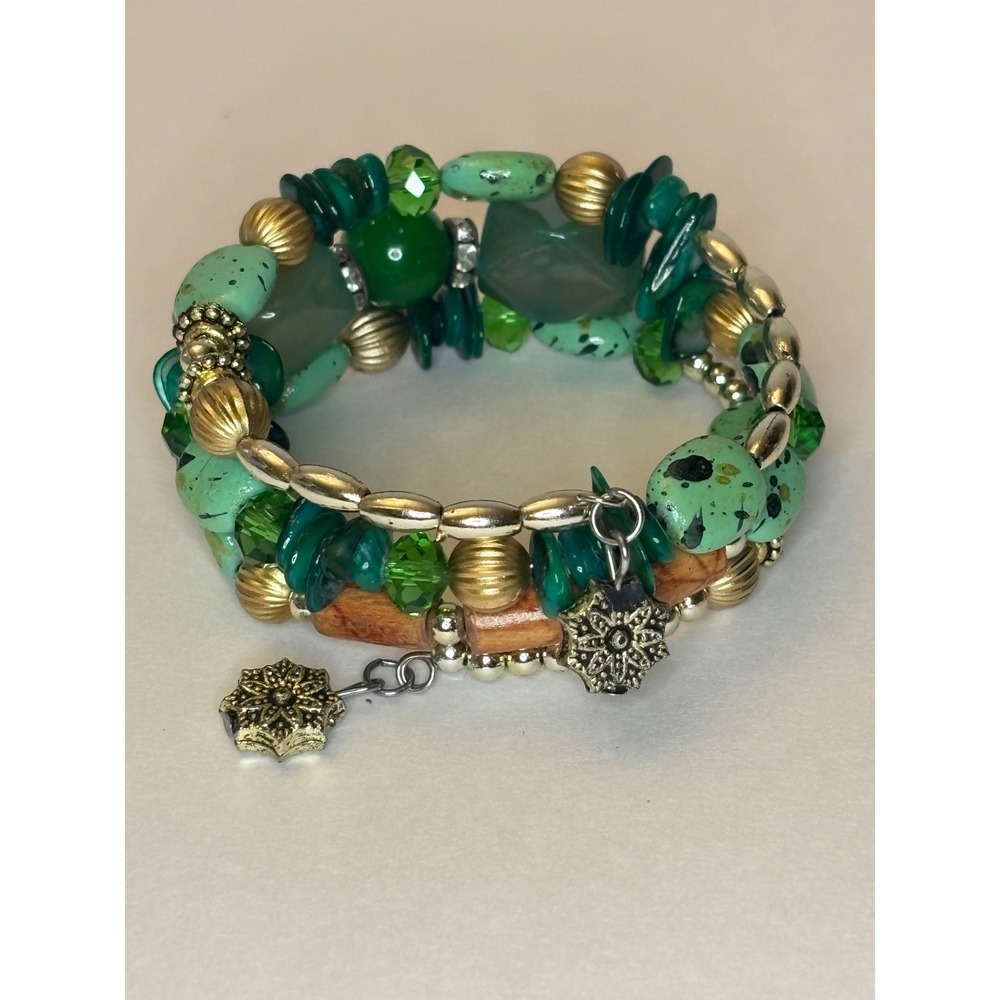 Green Beaded Memory Wire Wrap Bracelet Gold Tone Snowflake Charms Boho Layered